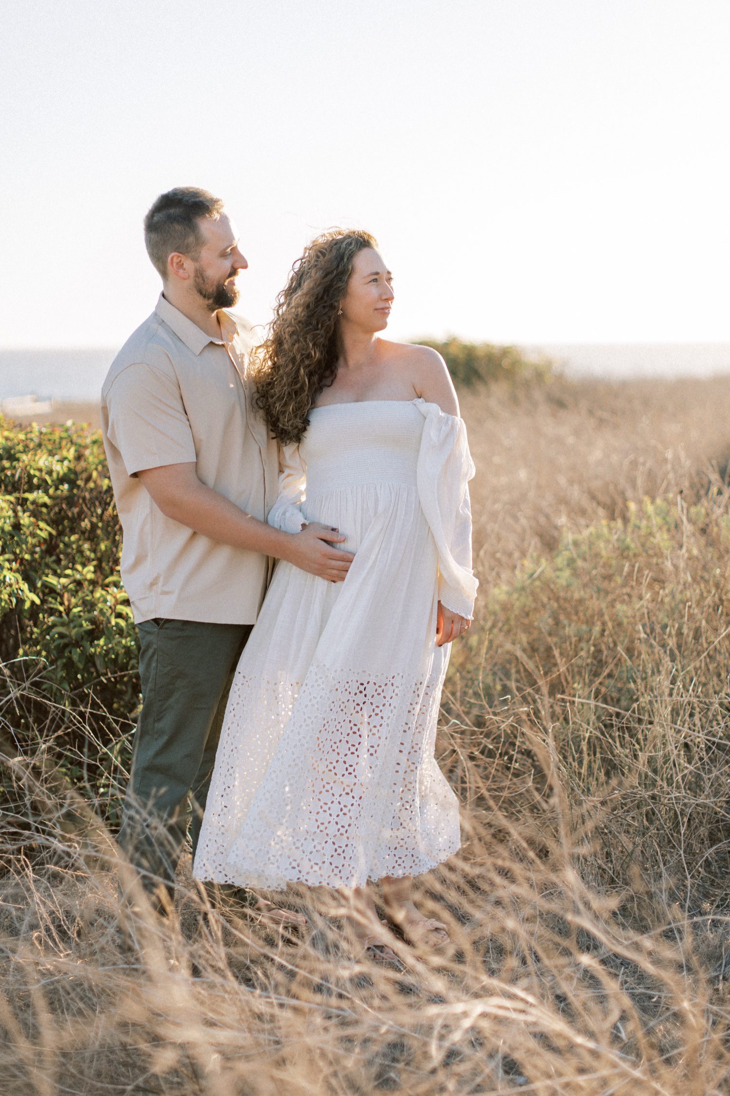 Maternity photoshoot with natural light in Malibu, Malibu, CA maternity photographer, maternity photography in Malibu, Malibu maternity photographer, southern California maternity photographer, Santa Barbara maternity photographer, Thousand Oaks Maternity photographer, natural light photographer in Malibu, Malibu natural light photographer, Westlake Village maternity photographer, maternity photographer in Westlake Village, Westlake maternity photographer, Conejo Valley maternity photographer