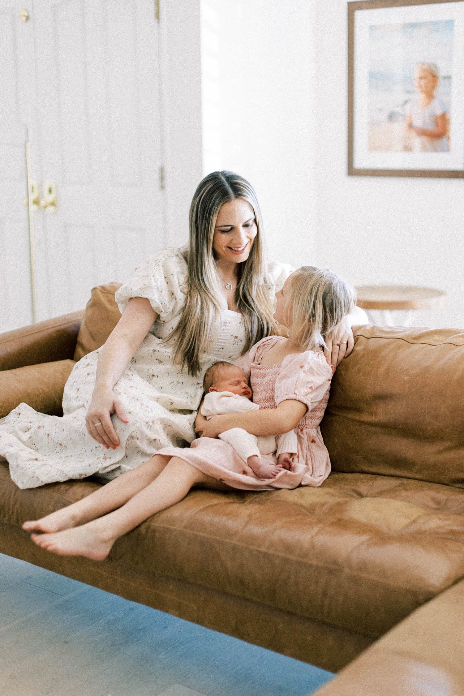 Natural light in home newborn session in Thousand Oaks, Thousand Oaks newborn photographer, Thousand Oaks newborn photography, Thousand Oaks family photographer, in home newborn session in Ventura County, in home Ventura County newborn photographer, in home newborn session Thousand Oaks, Conejo Valley in home newborn session, Conejo Valley in home newborn photographer, Conejo Valley newborn photographer, newborn photographer in Conejo Valley, newborn photographer in Ventura County