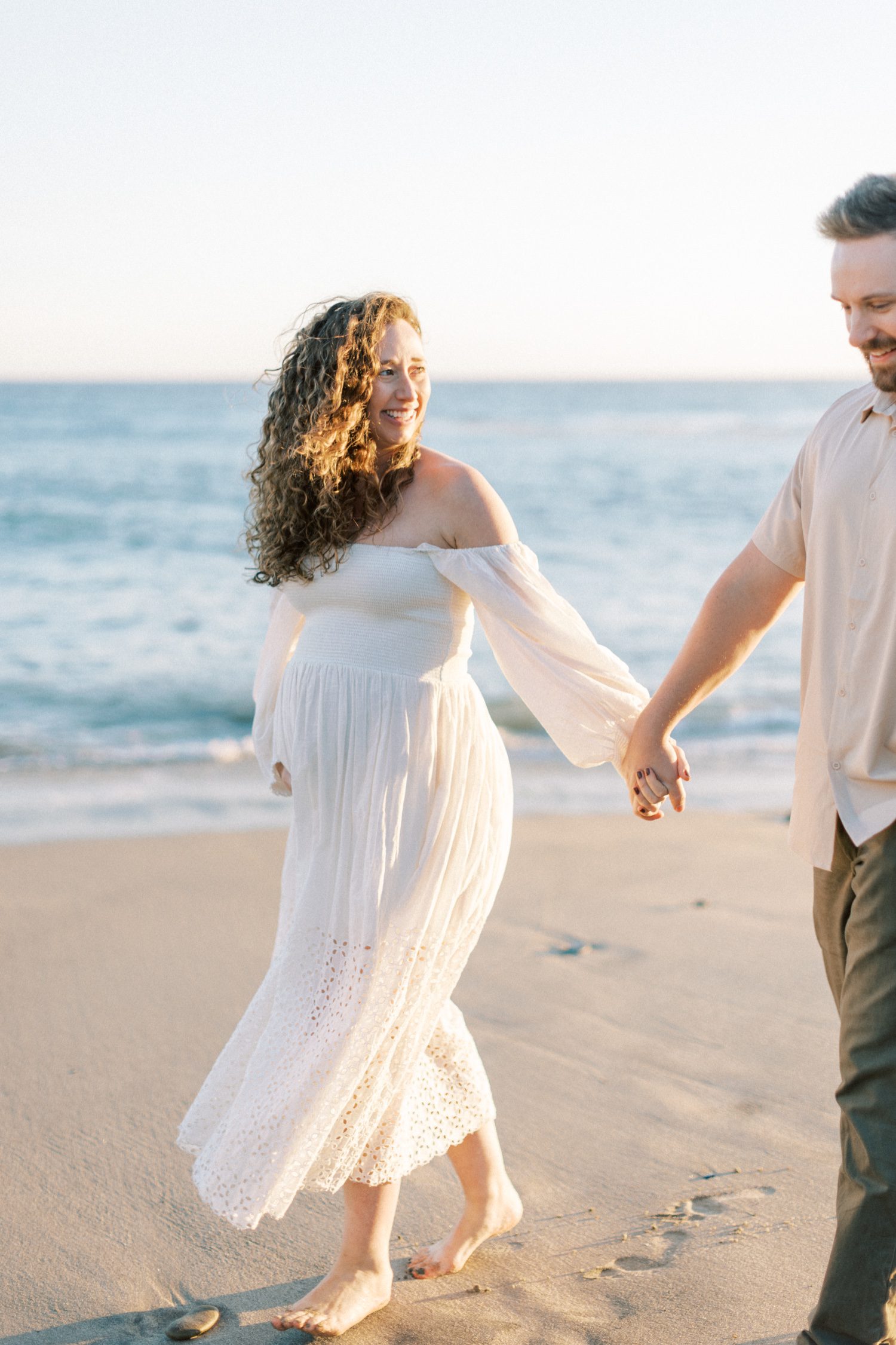 Maternity photoshoot with natural light in Malibu, Malibu, CA maternity photographer, maternity photography in Malibu, Malibu maternity photographer, southern California maternity photographer, Santa Barbara maternity photographer, Thousand Oaks Maternity photographer, natural light photographer in Malibu, Malibu natural light photographer, Westlake Village maternity photographer, maternity photographer in Westlake Village, Westlake maternity photographer, Conejo Valley maternity photographer