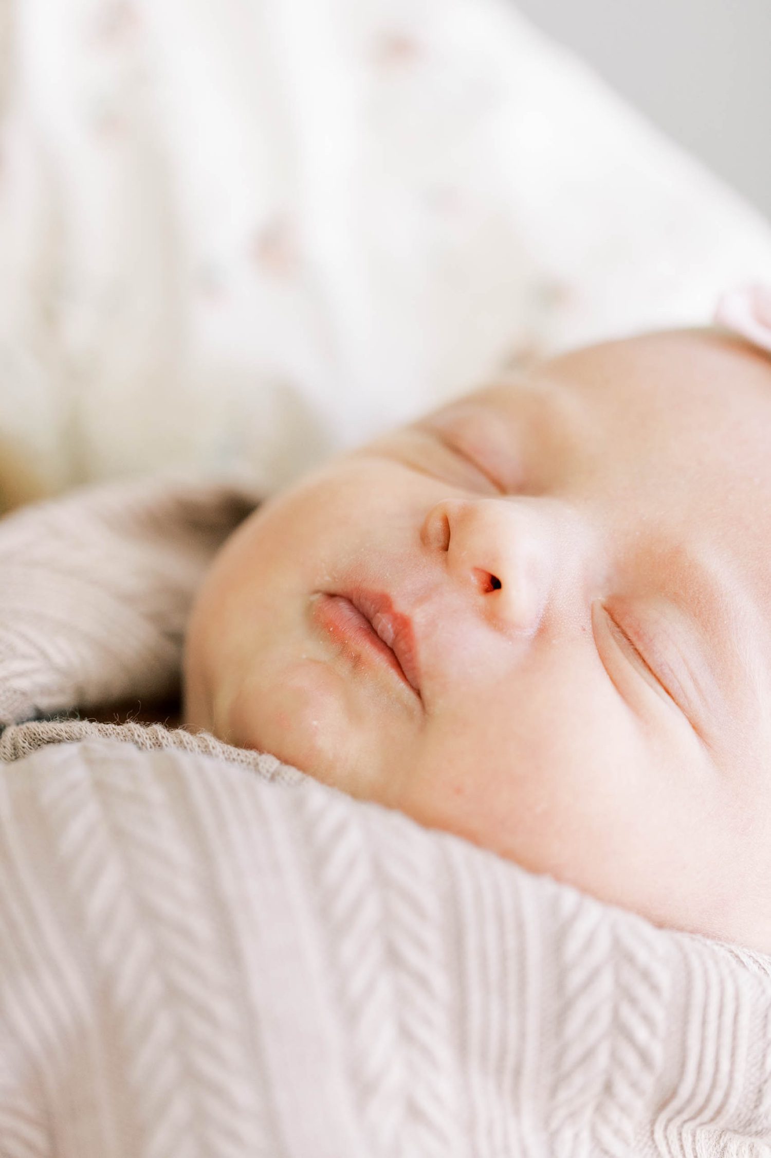 Natural light in home newborn session in Thousand Oaks, Thousand Oaks newborn photographer, Thousand Oaks newborn photography, Thousand Oaks family photographer, in home newborn session in Ventura County, in home Ventura County newborn photographer, in home newborn session Thousand Oaks, Conejo Valley in home newborn session, Conejo Valley in home newborn photographer, Conejo Valley newborn photographer, newborn photographer in Conejo Valley, newborn photographer in Ventura County