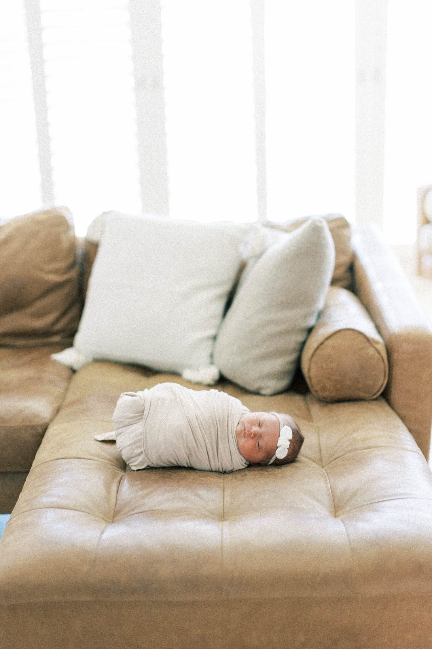 Natural light in home newborn session in Thousand Oaks, Thousand Oaks newborn photographer, Thousand Oaks newborn photography, Thousand Oaks family photographer, in home newborn session in Ventura County, in home Ventura County newborn photographer, in home newborn session Thousand Oaks, Conejo Valley in home newborn session, Conejo Valley in home newborn photographer, Conejo Valley newborn photographer, newborn photographer in Conejo Valley, newborn photographer in Ventura County