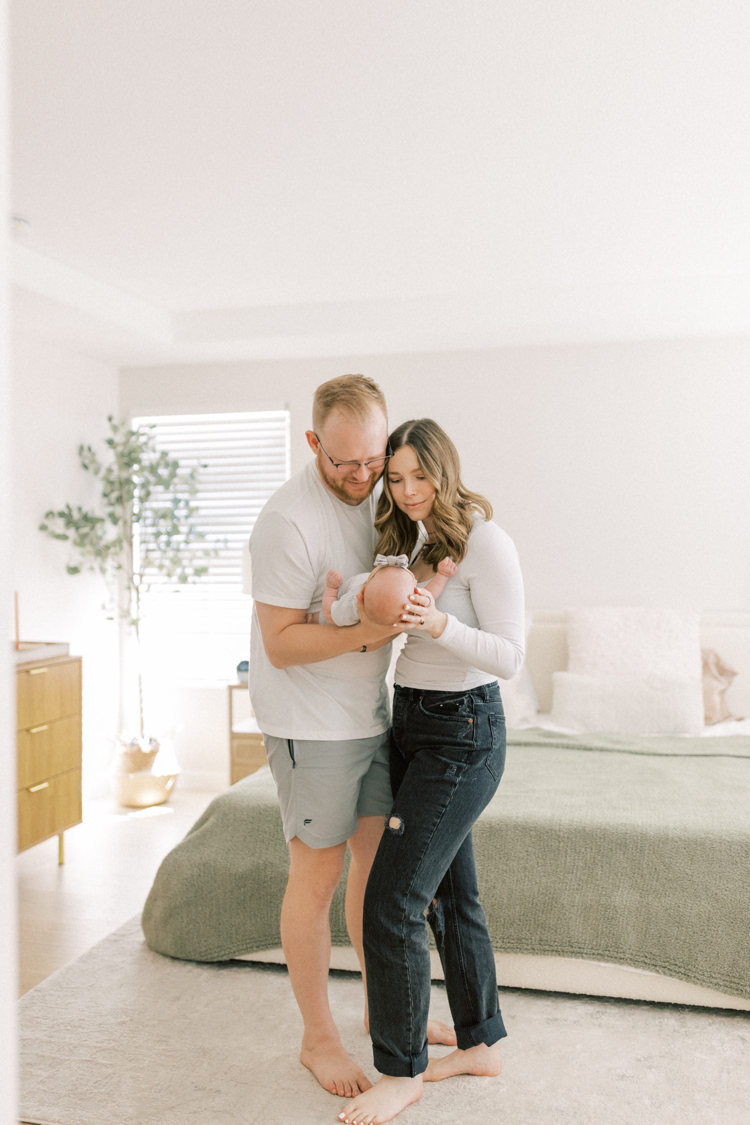 5 reasons to book an in home Ventura lifestyle newborn session, newborn session in Ventura, Ventura county newborn photographer, Ventura county newborn photos, newborn photographer in Ventura County, Thousand Oaks newborn photographer, newborn photographer in Thousand Oaks, Ventura beach newborn photographer, in home newborn photographer in Ventura, in home newborn photographer in Ventura County, in home newborn photographer Thousand Oaks, newborn photographer Ventura, newborn photos in Ventura