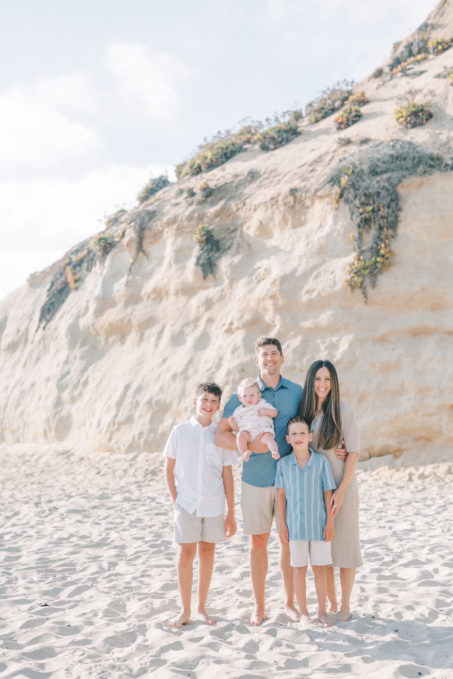 Fun extended family photographer in Ventura, Ventura family photographer, Malibu family photographer, family photographer in Ventura, Ventura family session, extended family photos in Ventura, family session in Ventura, family session in Malibu, Malibu family photographer, Ventura family session by the beach, extended family beach photographer in Ventura, extended family beach photographer in Malibu, Malibu family photos, Ventura family photos, Ventura County family session