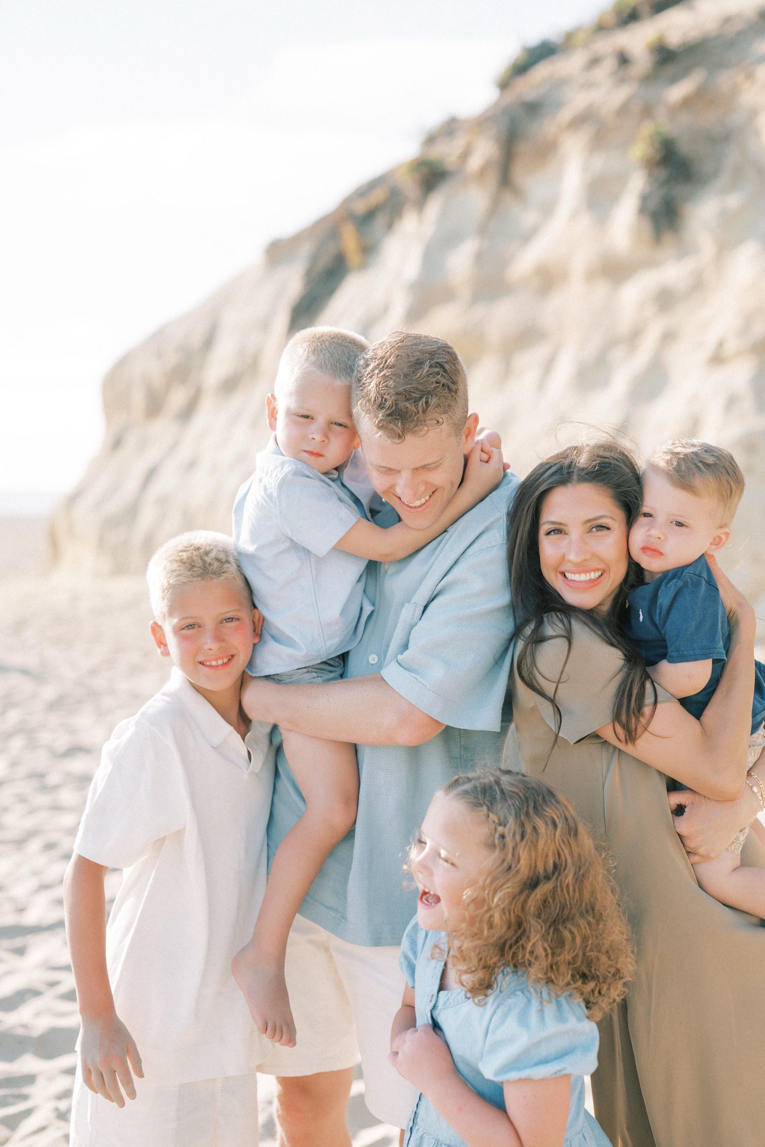 Fun extended family photographer in Ventura, Ventura family photographer, Malibu family photographer, family photographer in Ventura, Ventura family session, extended family photos in Ventura, family session in Ventura, family session in Malibu, Malibu family photographer, Ventura family session by the beach, extended family beach photographer in Ventura, extended family beach photographer in Malibu, Malibu family photos, Ventura family photos, Ventura County family session
