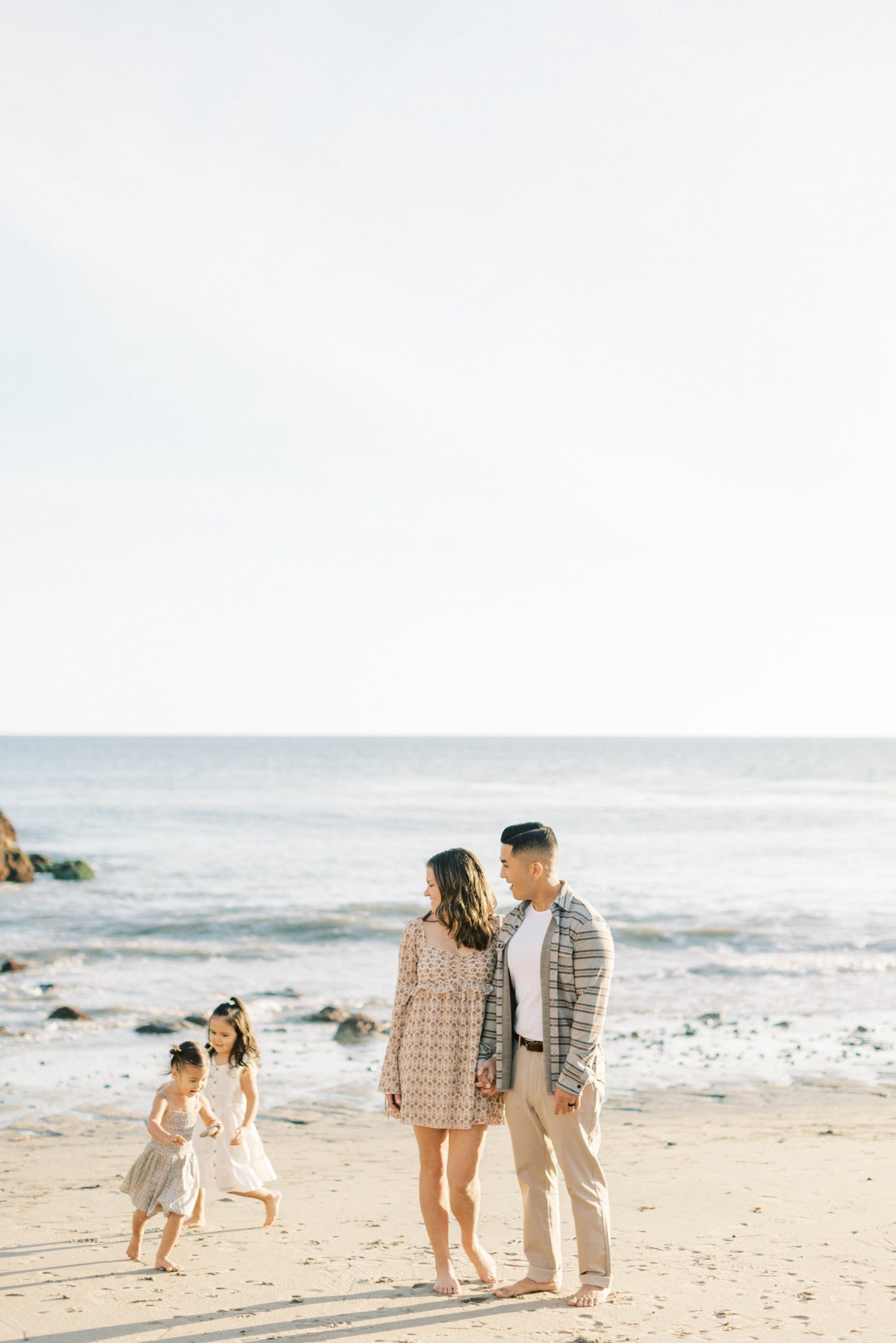 Malibu Beach Photographer-Tips for Your Beach Photo Session, Malibu Beach photographer, Malibu Beach Family Photographer, Family Photographer in Malibu, Los Angeles Family Photographer, Family Beach Photos Malibu, Malibu Beach Family Session, Family photos in Malibu CA, Malibu Family Beach Photos, Family Photography in Malibu, CA, Beach Family Photos in Malibu, Malibu Beach Family Session, Malibu Family Vacation Photos, Beach Vacation Photos in Malibu