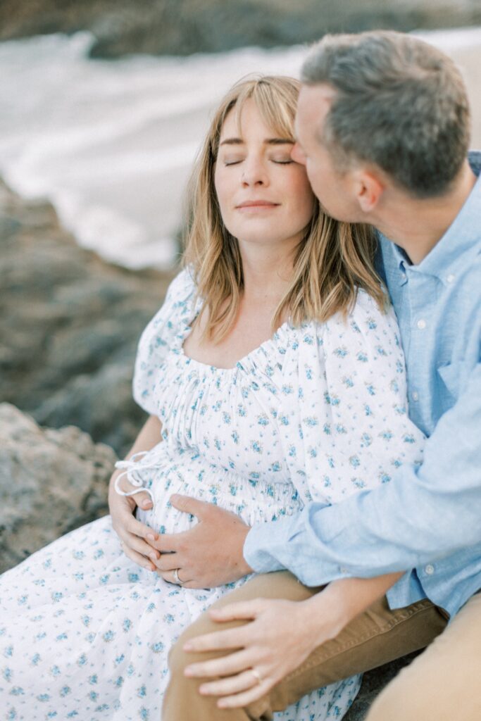Maternity Photos in Southern California: When to Book, What to Wear, and How to Plan a Timeless Session (Beach, In-Home & Golden Hour Guide), maternity photographer orange county, maternity photographer Ventura, Ventura County Maternity Photographer, Tips for your Maternity Session in Southern CA, Ventura maternity session, tips for your Ventura County Maternity session, tips for your Los Angeles maternity session, what to wear for your Ventura County Maternity photos, Santa Barbara maternity