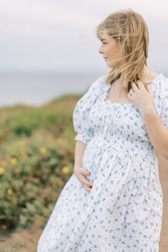 Maternity Photos in Southern California: When to Book, What to Wear, and How to Plan a Timeless Session (Beach, In-Home & Golden Hour Guide), maternity photographer orange county, maternity photographer Ventura, Ventura County Maternity Photographer, Tips for your Maternity Session in Southern CA, Ventura maternity session, tips for your Ventura County Maternity session, tips for your Los Angeles maternity session, what to wear for your Ventura County Maternity photos, Santa Barbara maternity