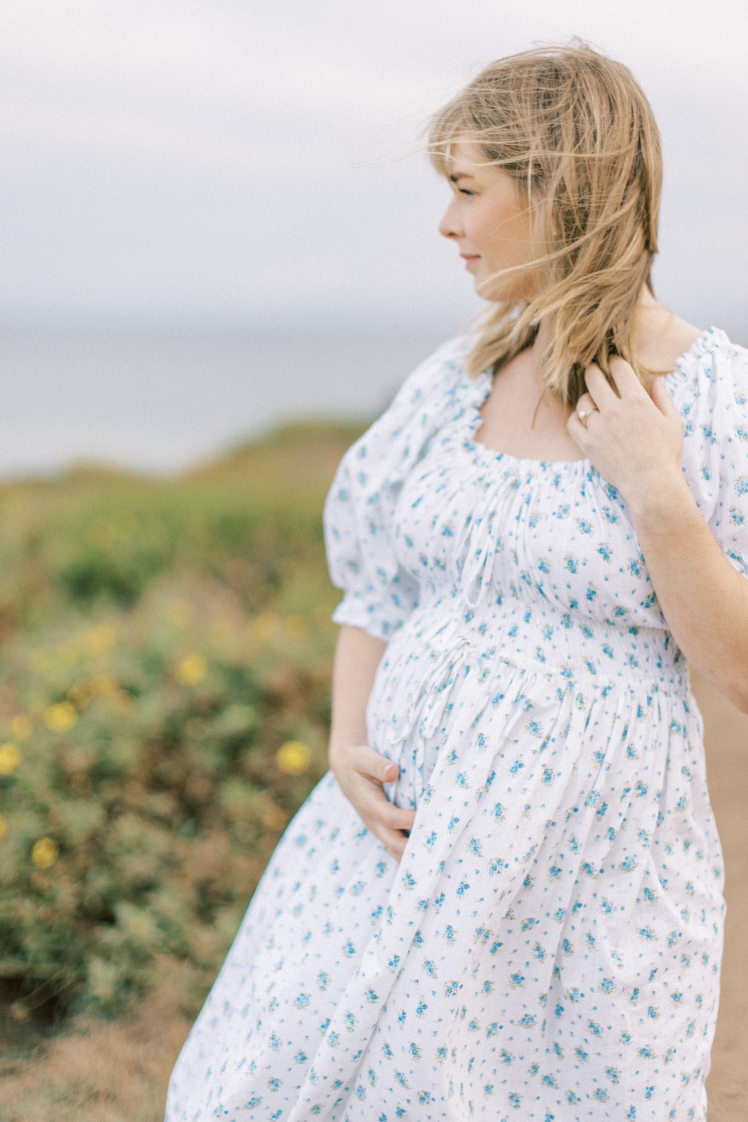 Maternity Photos in Southern California: When to Book, What to Wear, and How to Plan a Timeless Session (Beach, In-Home & Golden Hour Guide), maternity photographer orange county, maternity photographer Ventura, Ventura County Maternity Photographer, Tips for your Maternity Session in Southern CA, Ventura maternity session, tips for your Ventura County Maternity session, tips for your Los Angeles maternity session, what to wear for your Ventura County Maternity photos, Santa Barbara maternity