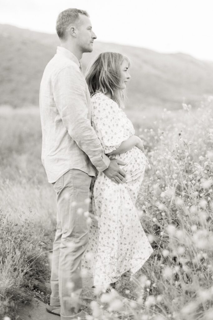 Maternity Photos in Southern California: When to Book, What to Wear, and How to Plan a Timeless Session (Beach, In-Home & Golden Hour Guide), maternity photographer orange county, maternity photographer Ventura, Ventura County Maternity Photographer, Tips for your Maternity Session in Southern CA, Ventura maternity session, tips for your Ventura County Maternity session, tips for your Los Angeles maternity session, what to wear for your Ventura County Maternity photos, Santa Barbara maternity