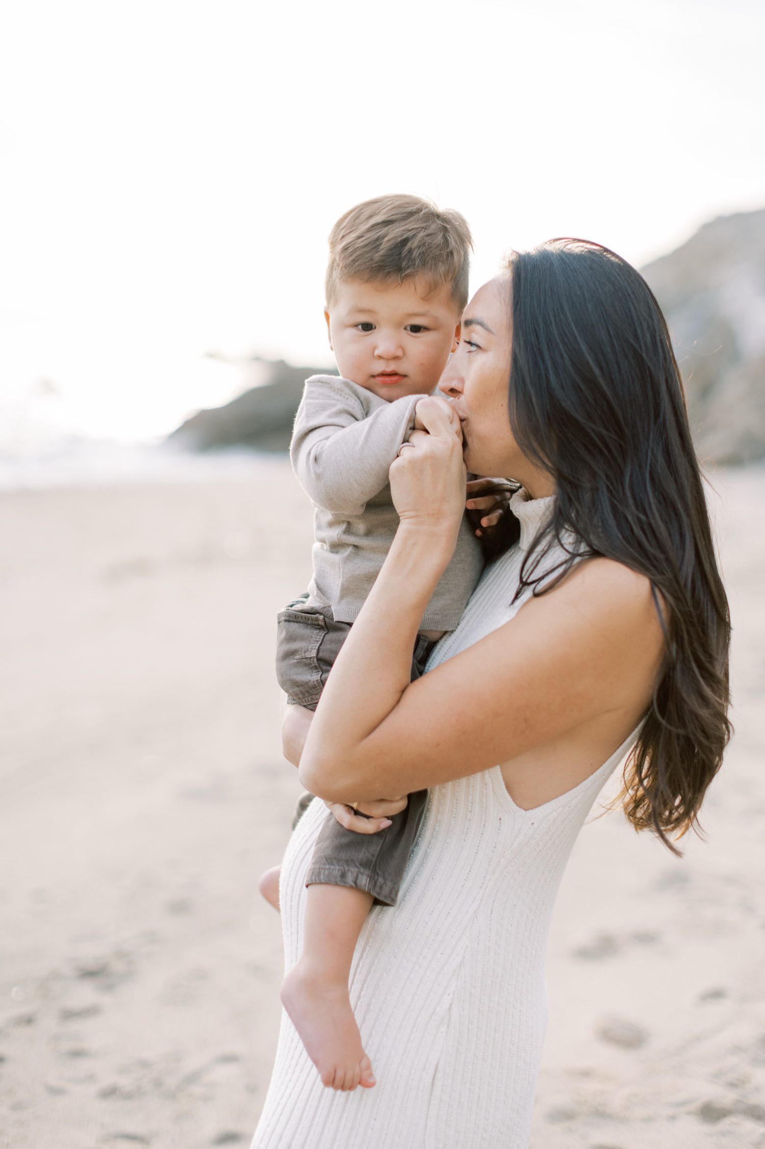 Family Photos in Malibu, California | Vacation & Local Family Photography Sessions, your Malibu family session, Malibu family vacation photos, family photography in Malibu California, Beach family session in Malibu, Malibu family portraits, Malibu family portrait photographer, Why Malibu Is Perfect for Family Photos, Best Time for Malibu Family Photography, Malibu family photos, photos at the beach in Malibu, Malibu Family Vacation photographer, Vacation photos in Malibu, Malibu Photography