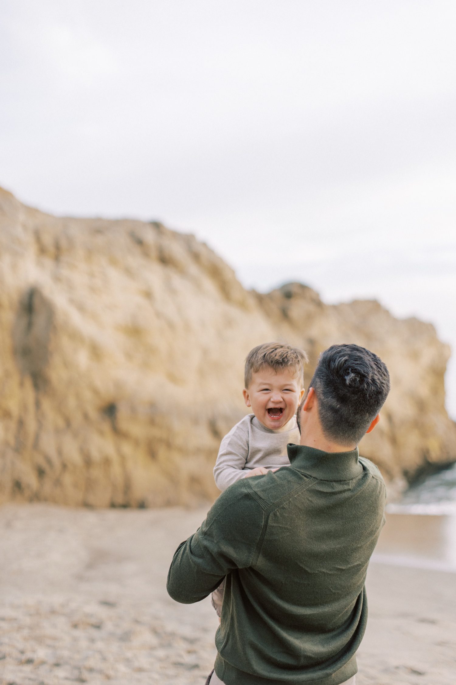 Family Photos in Malibu, California | Vacation & Local Family Photography Sessions, your Malibu family session, Malibu family vacation photos, family photography in Malibu California, Beach family session in Malibu, Malibu family portraits, Malibu family portrait photographer, Why Malibu Is Perfect for Family Photos, Best Time for Malibu Family Photography, Malibu family photos, photos at the beach in Malibu, Malibu Family Vacation photographer, Vacation photos in Malibu, Malibu Photography