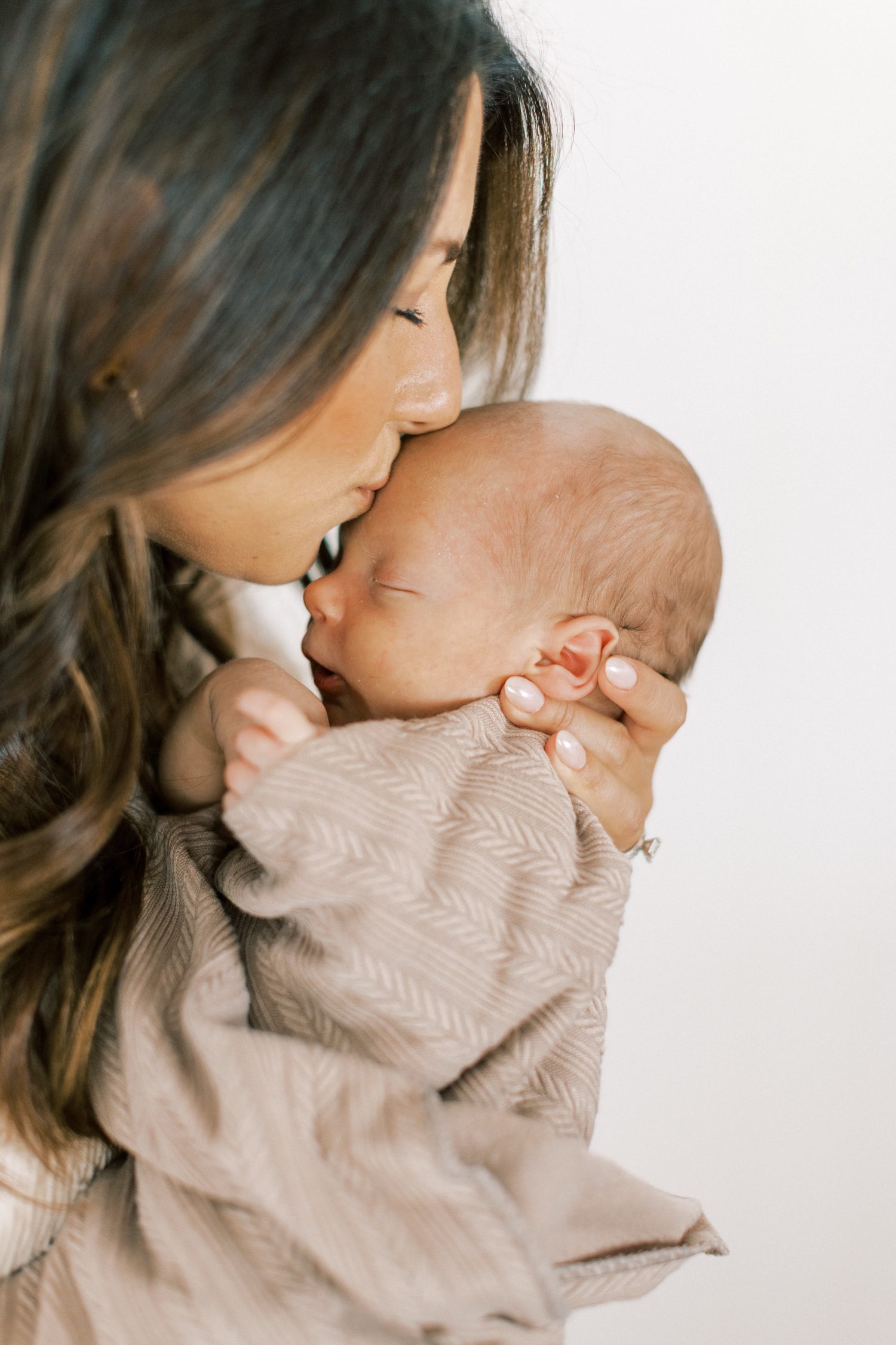 Thousand Oaks Newborn Photographer | Natural & Timeless Newborn Photography in Ventura County, Thousand Oaks Newborn Photographer, Newborn photographer Thousand Oaks, Ventura County Newborn Photographer, Newborn photographer ventura county, Moorpark newborn photographer, Conejo Valley Newborn Photographer, Camarillo Newborn Photographer, Simi Valley newborn photographer, Ventura Newborn Photographer, Oxnard Newborn Photographer, Westlake Village Newborn Photographer, Agoura Newborn photographer